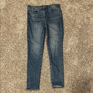 Medium Wash American Eagle Skinny Jeans